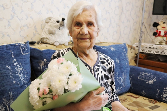 Ивановка Ангелина Алексеевна Быкова принимает поздравления со 100-летним юбилеем